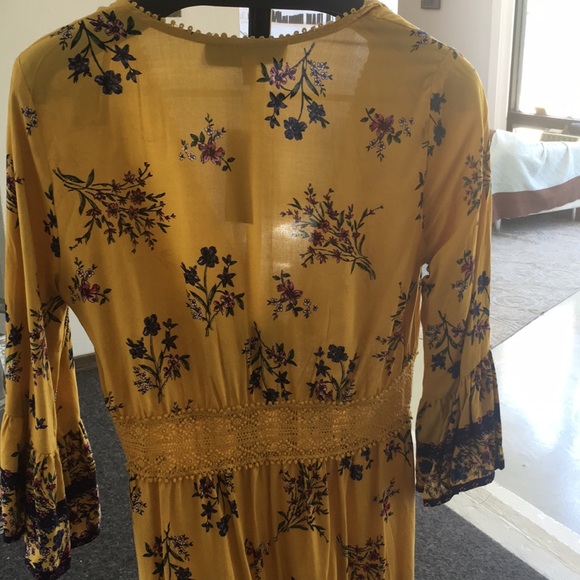 Yellow light jacket - Picture 7 of 7